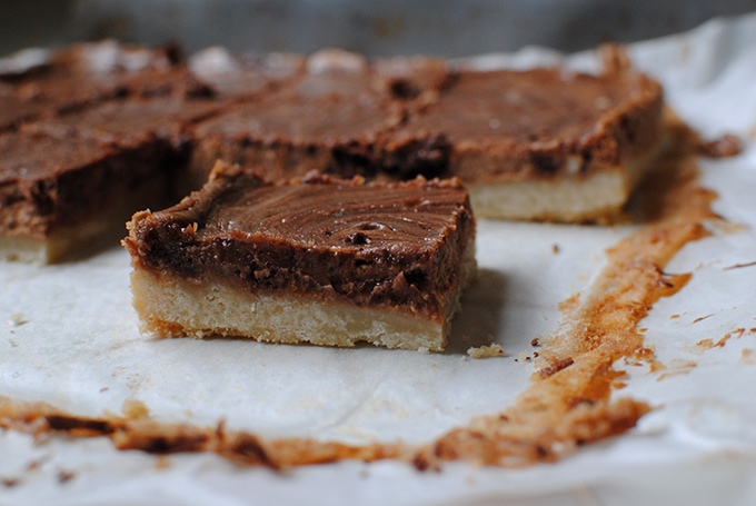 Nutella Cheesecake Bars | LetsEatCake.com