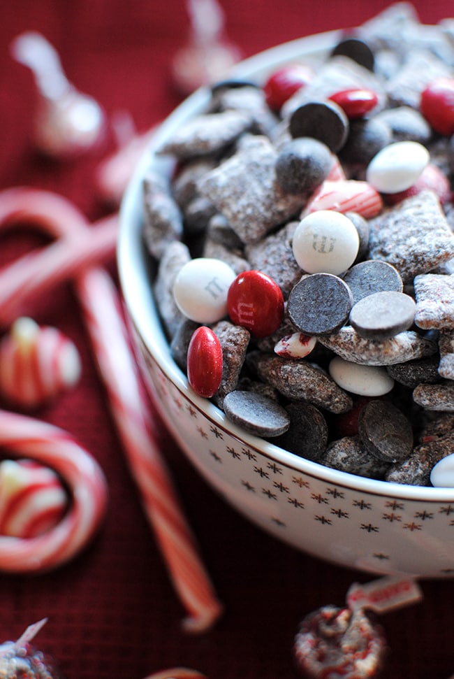 Peppermint Bark Puppy Chow - and 25 other variations of Muddy Buddies (Puppy Chow)