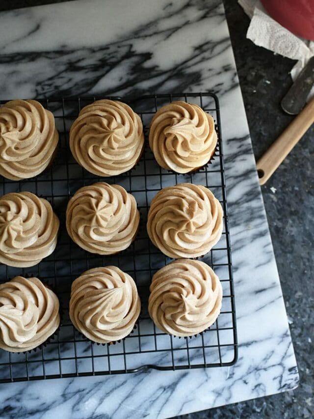 Pumpkin Spice Cupcakes with Cinnamon Frosting