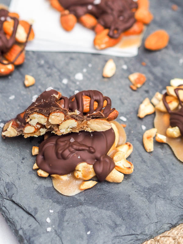 Healthy Desserts: Vegan Caramel Chocolate Turtles
