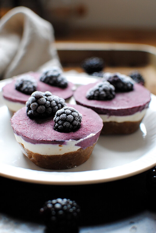 Healthy Dessert Recipes: Vegan Blackberry Cheesecakes