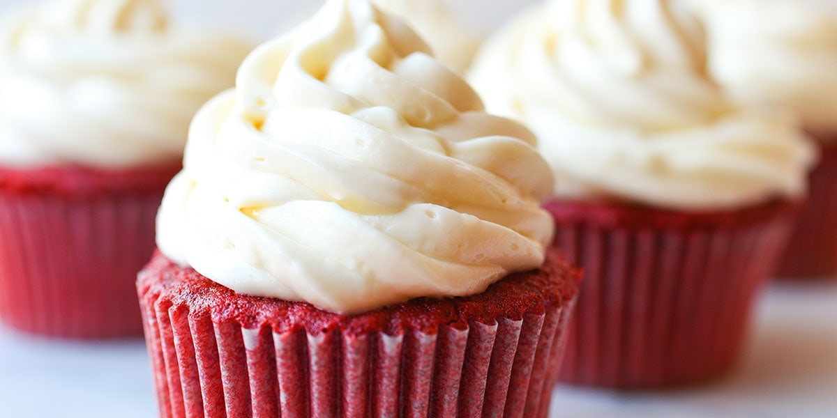 Red Velvet Cupcakes With Cream Cheese Frosting Let's Eat Cake