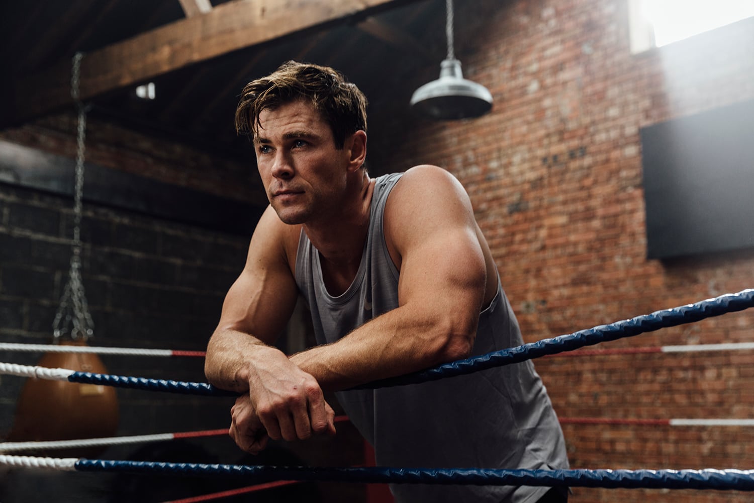 Chris Hemsworth GIFs - boxing ring