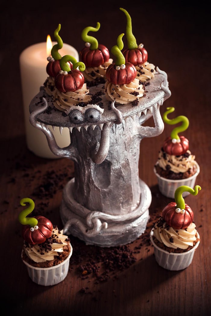 La Chateleine Creepy Halloween Cakes and Desserts - Pumpkin Tree