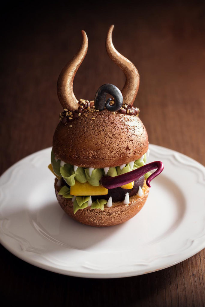 La Chateleine Creepy Halloween Cakes and Desserts - Sweet Hamburger