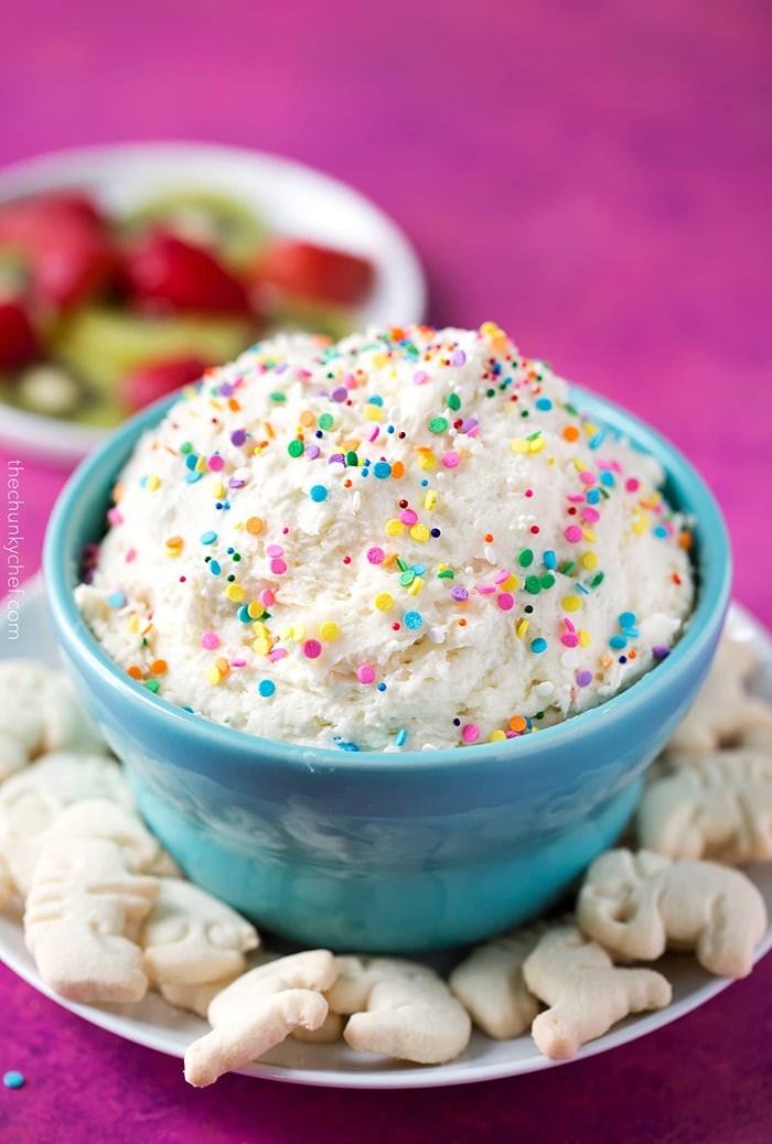 Dunkaroos Recipe - Vanilla Frosting with Rainbow Sprinkles