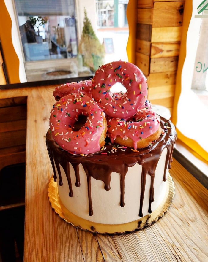 Black-Owned Donut Shops - Palmer's Bakehouse