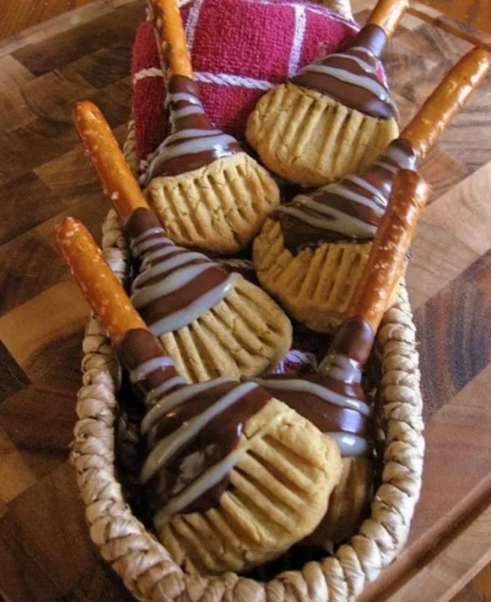 Hocus Pocus Desserts - Broomstick Cookies