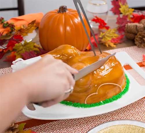 Baskin Robbins Turkey Cake - Carving Ice Cream