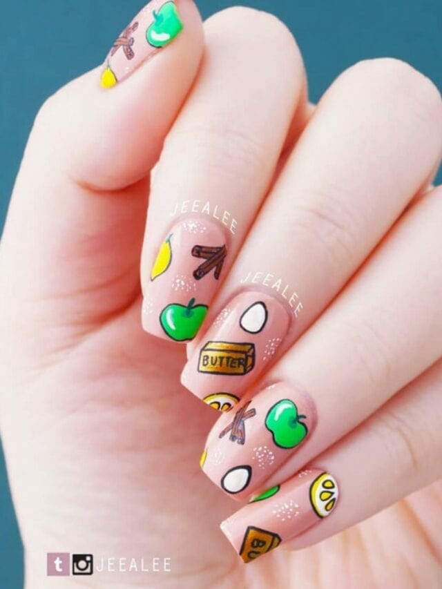 18 Thanksgiving Nail Designs That Are (Almost) As Good As Pie