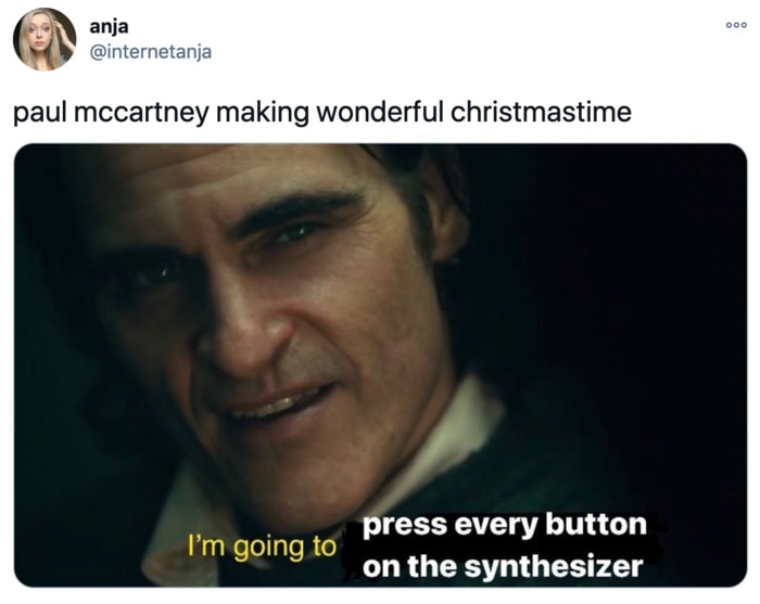 Funny Tweets from Women - Simply Having a Wonderful Christmastime