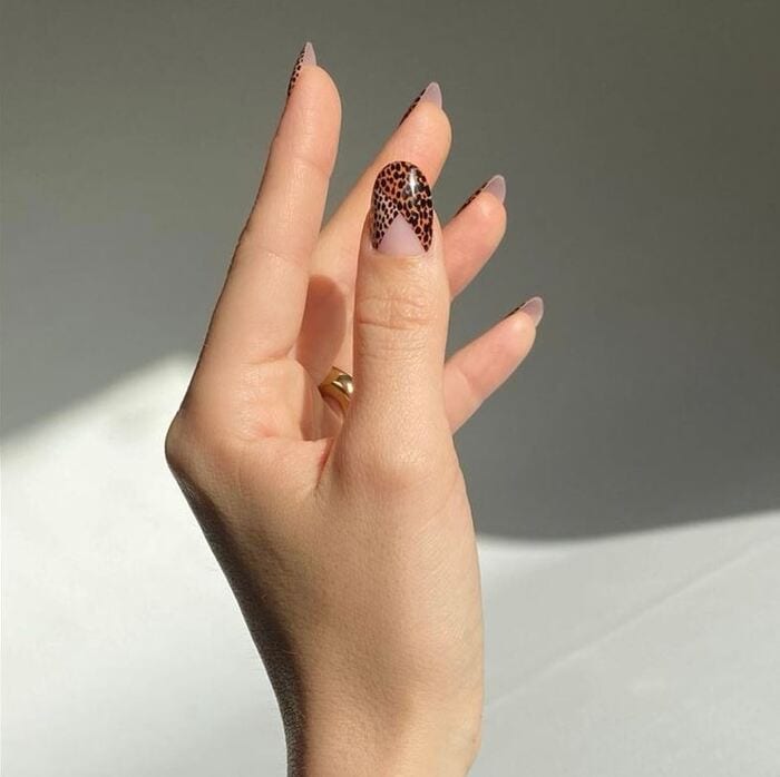 Wonder woman nails - Black and gold animal print