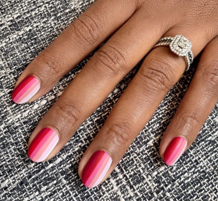 Valentines Nails - Pink tones stripes