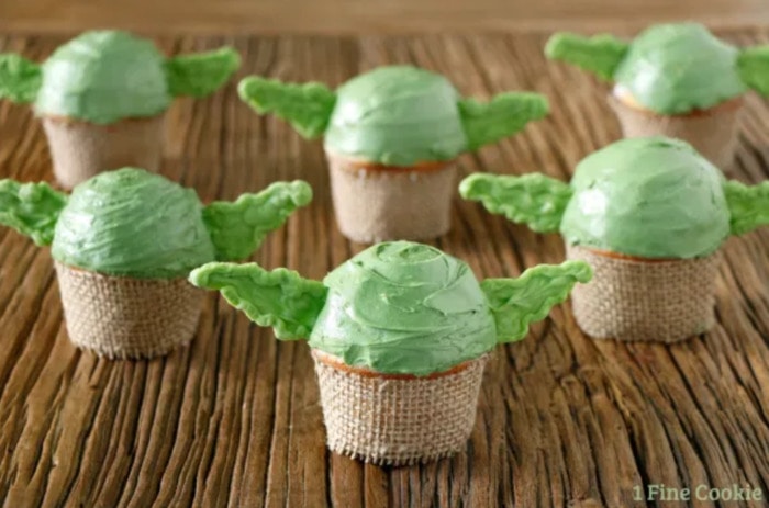 Baby Yoda Cupcakes - faceless green Yoda cupcakes