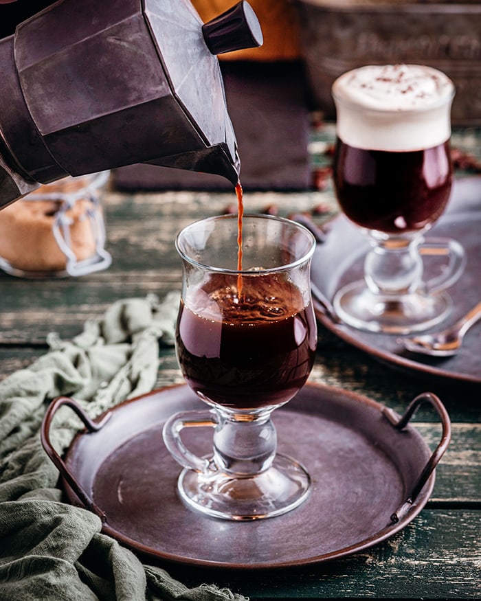 Irish Coffee - coffee pour