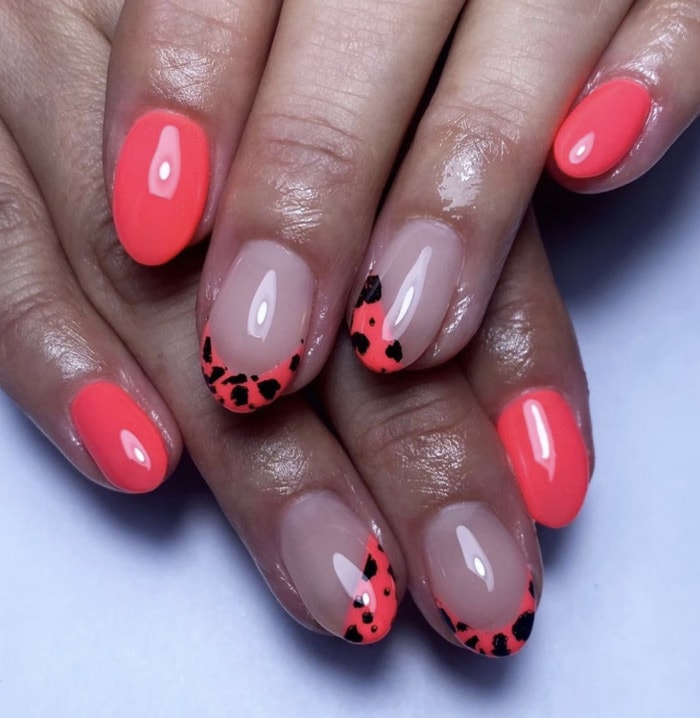 Neon Nails - pink leopard tips