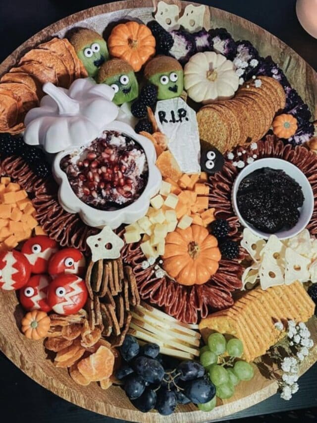 17 Amazing Halloween Charcuterie Boards