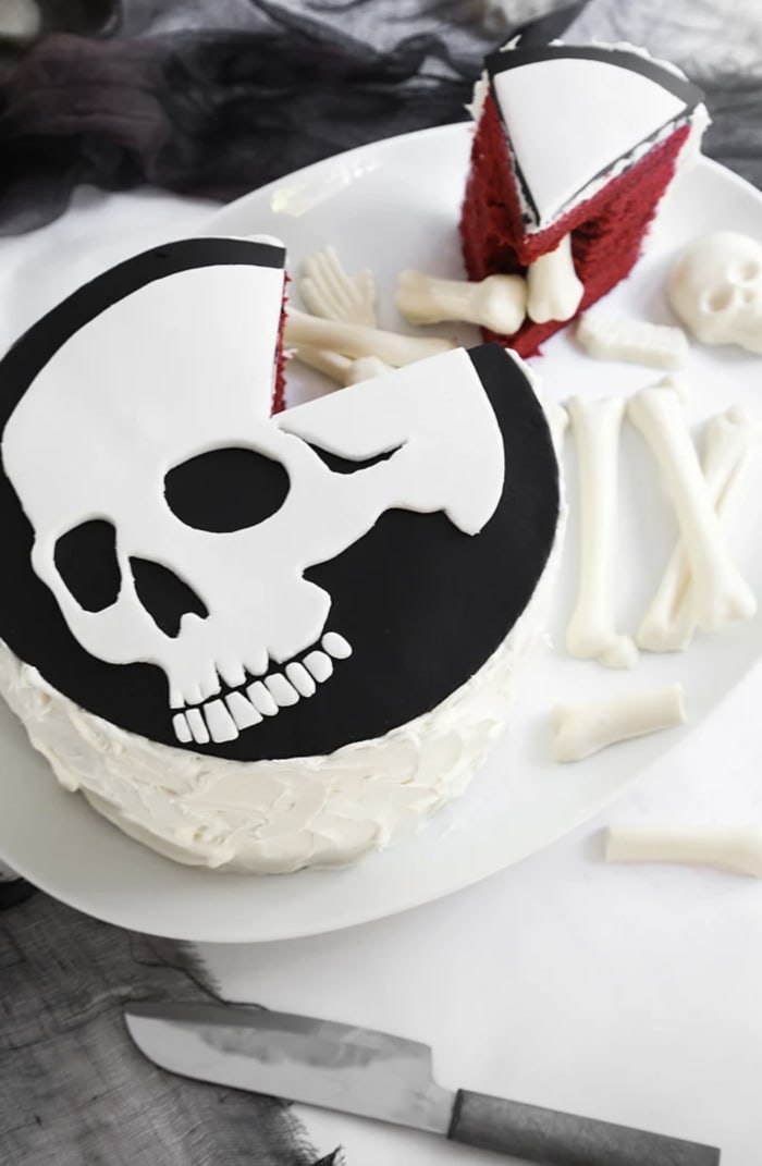 Halloween Cakes - Black and White Skull Sprinkle Bakes