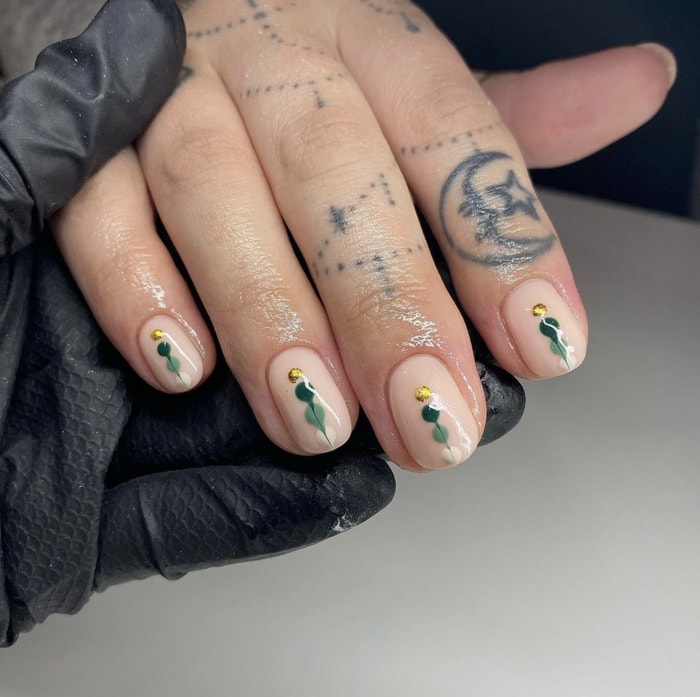 Short Nail Designs - subtle dots