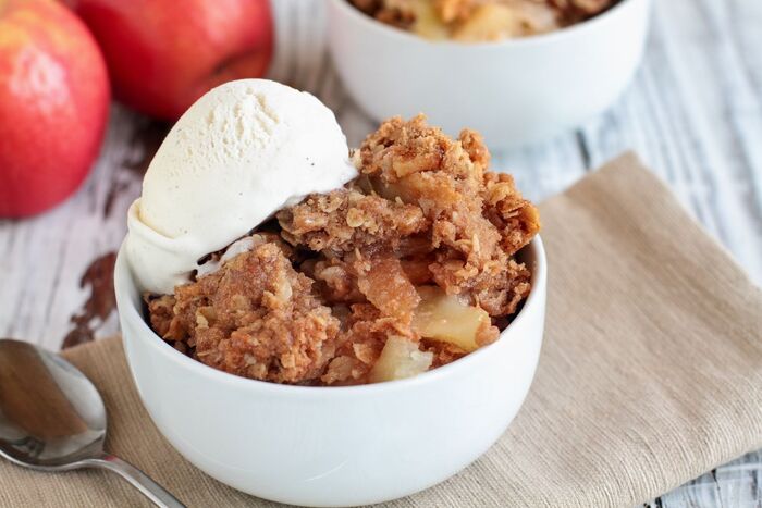 Thanksgiving Desserts - apple crisp