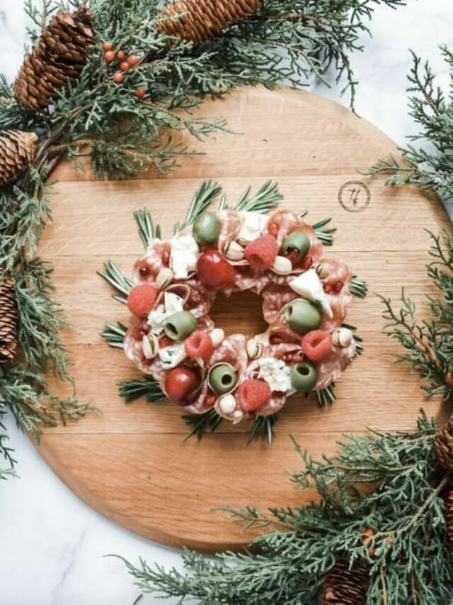 15 Christmas Charcuterie Boards You Can Bribe Santa With