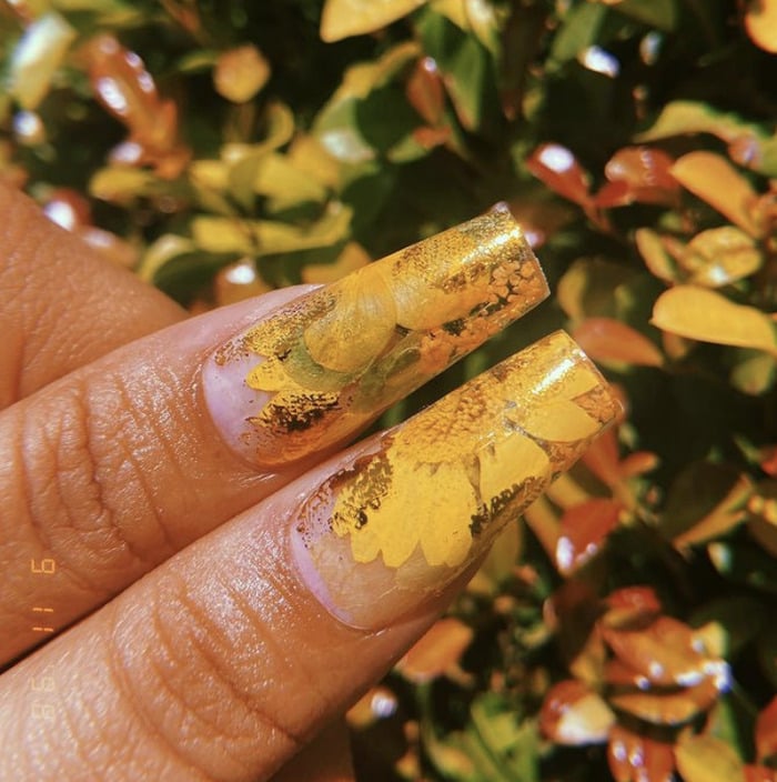 Coffin Nail Designs - Pressed flowers