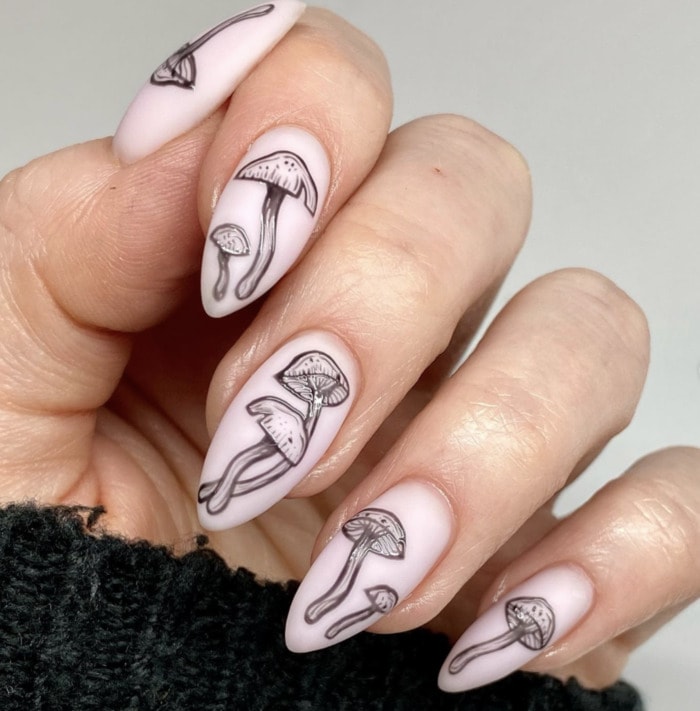 Mushroom Nails - light pink long shrooms
