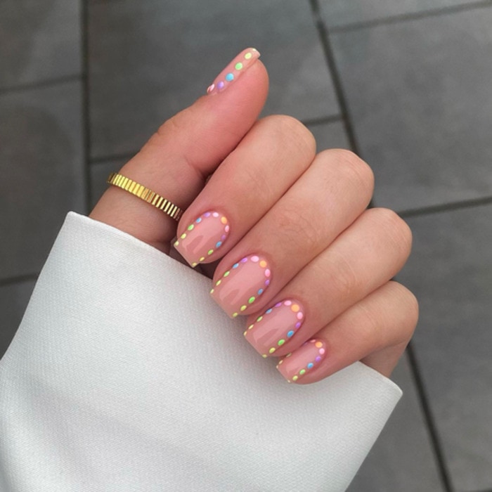 Spring Nails 2022 - Nude with dotted outline