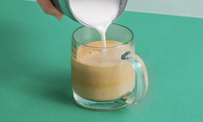 Starbucks White Chocolate Mocha - Pouring Milk