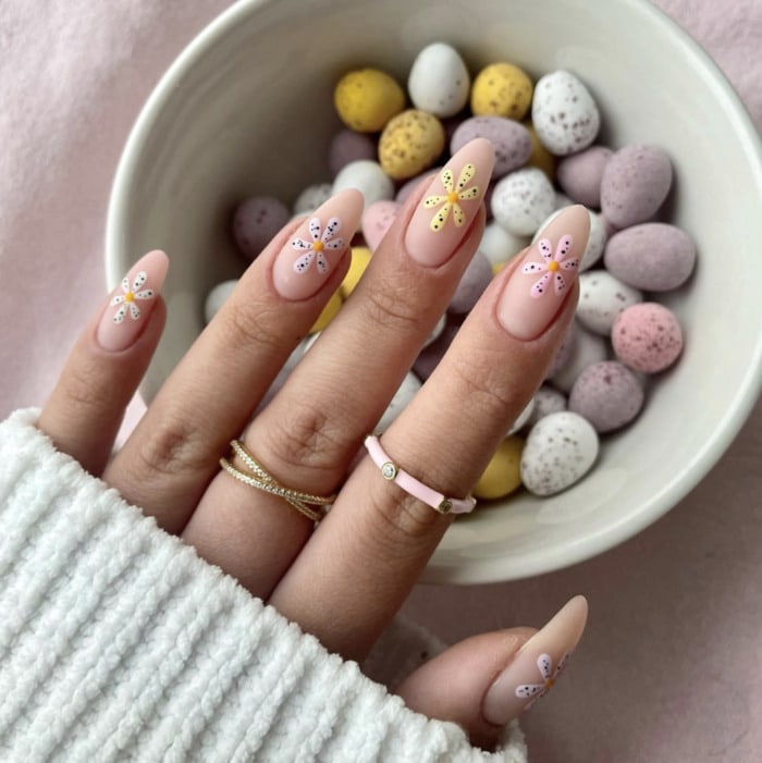 Easter Nails - Daisy Cadbury Eggs