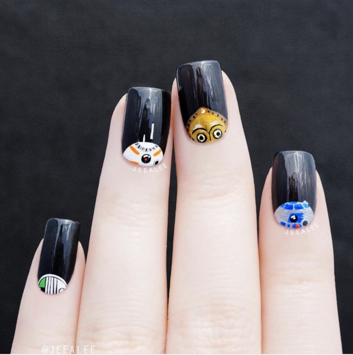 Star Wars Nails - Peek a Boo Droid