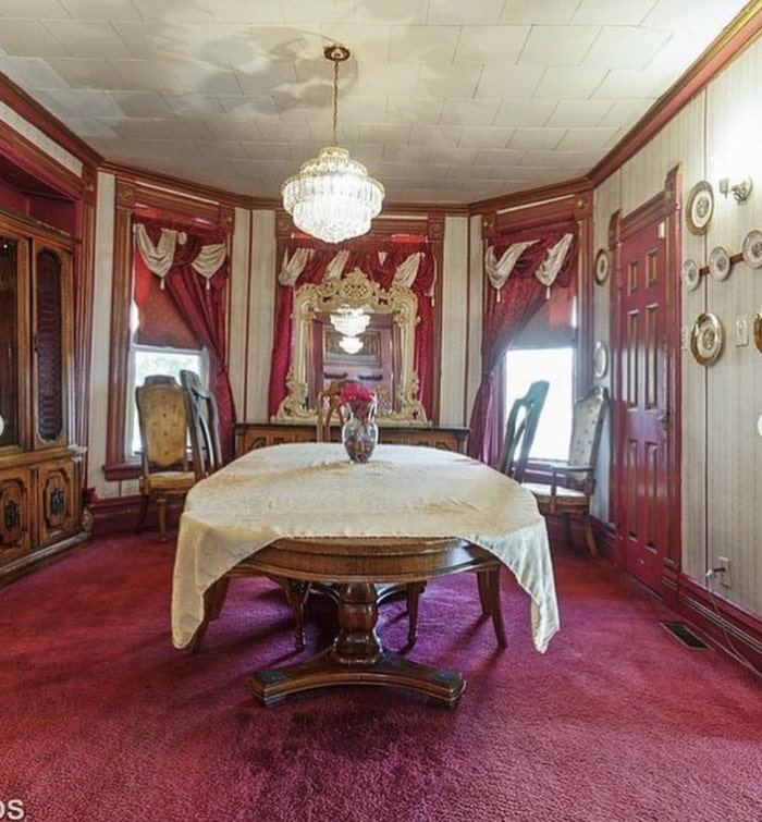 Zillow Gone Wild - pink home