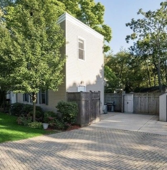 Zillow Gone Wild - hallway house