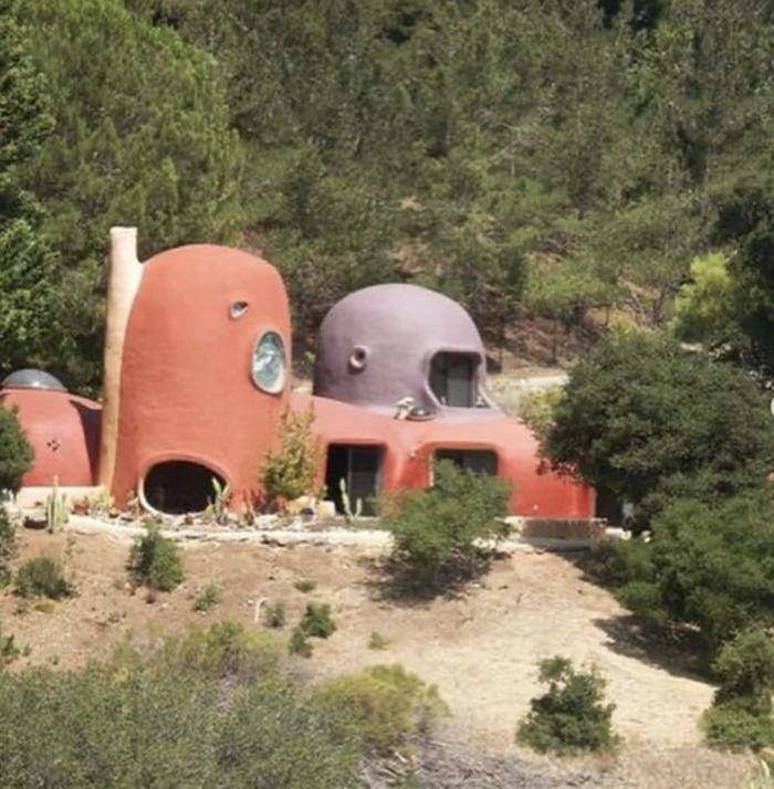 Zillow Gone Wild - futurama