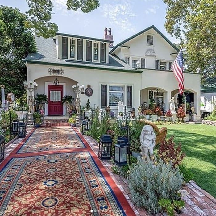 Zillow Gone Wild - rug rats