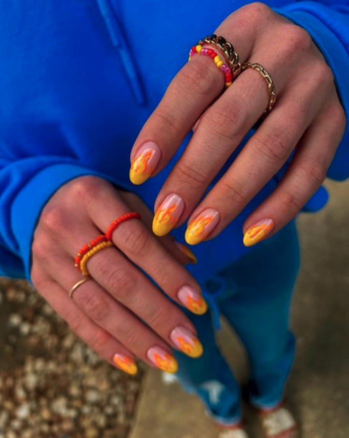 Summer Nails 2022 - flames