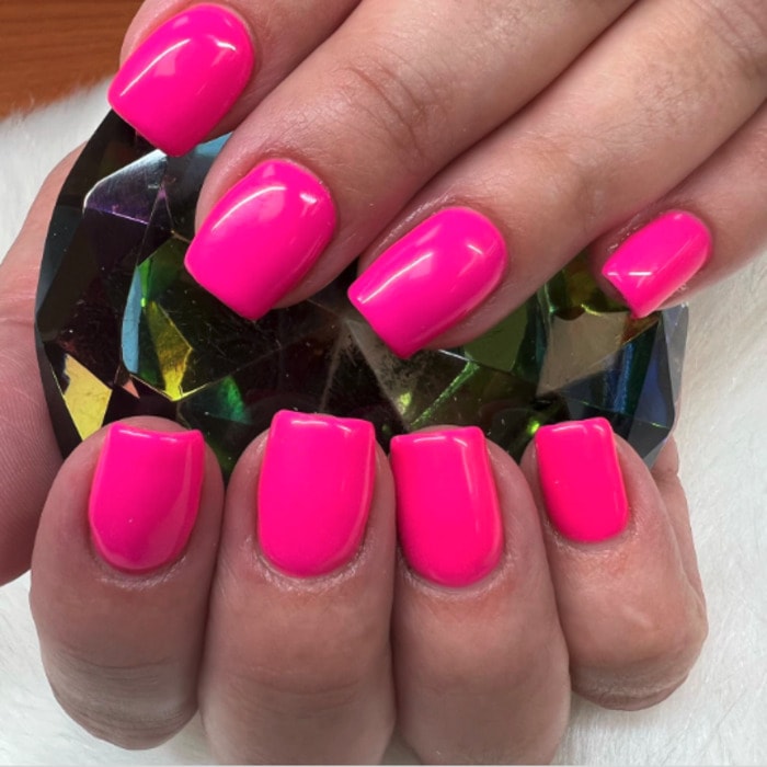 Summer Nails 2022 - neon pink