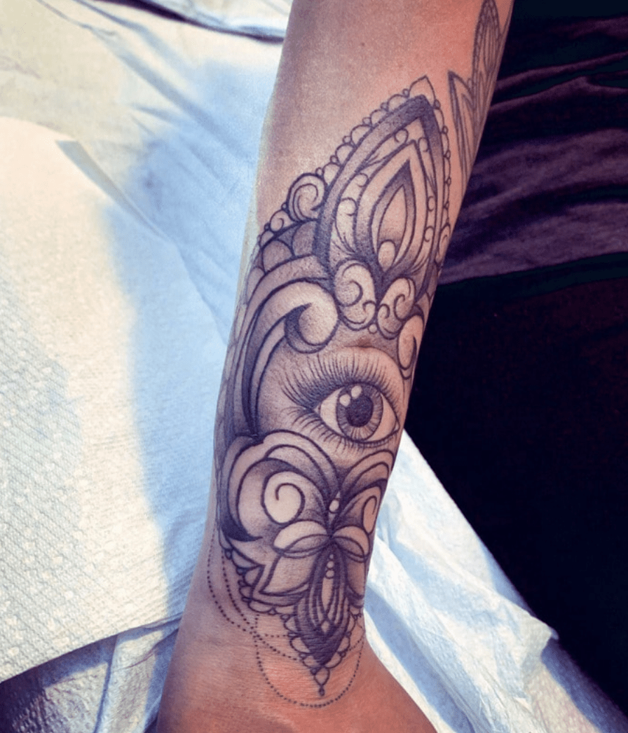 25 Cool Wrist Tattoos to Inspire Your Next Ink - Let's Eat Cake 25 Cool Wrist Tattoos to Inspire Your Next Ink - Let's Eat Cake