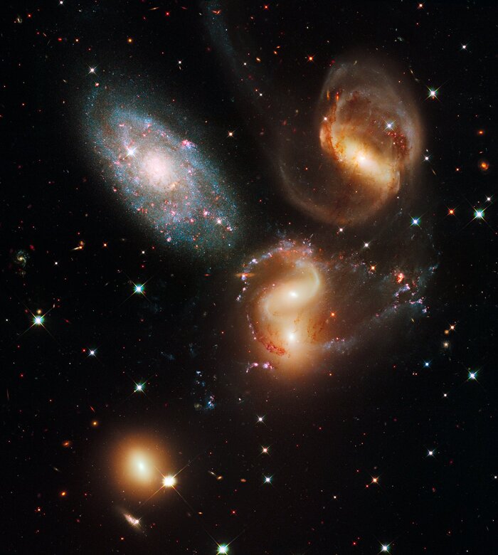 First Photos NASA Webb Telescope - Stephan's Quintet Hubble