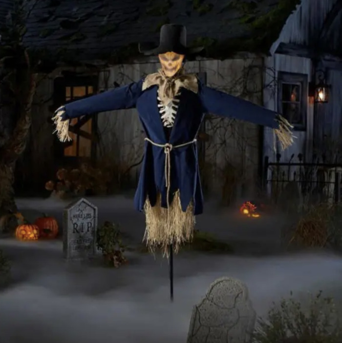 Home Depot Halloween 2022 - Animatronic Scarecrow