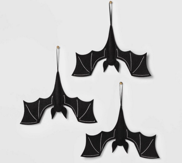 Target Halloween Hyde Eek 2022 - hanging bats
