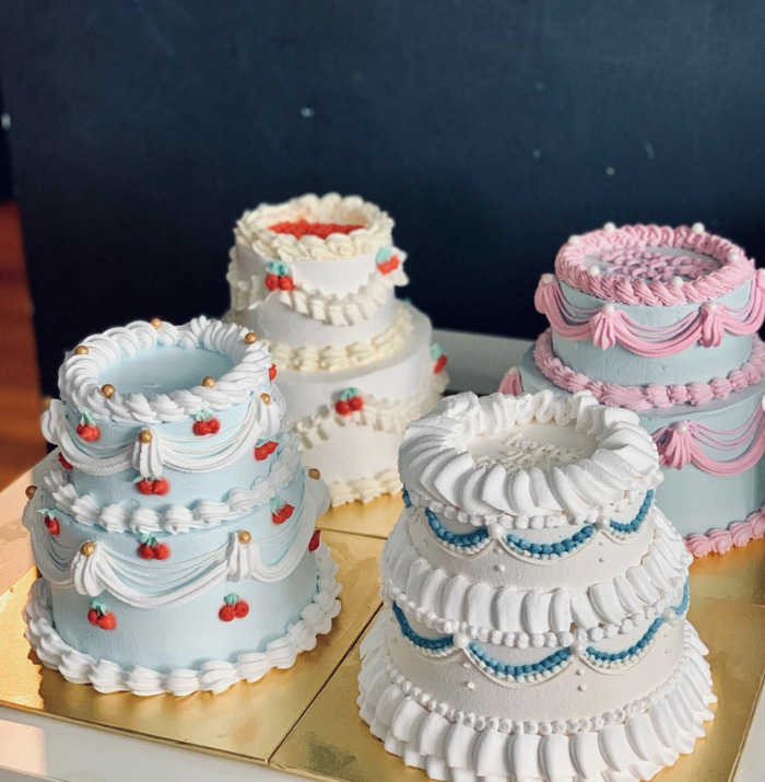 Vintage Cakes - retro cakes