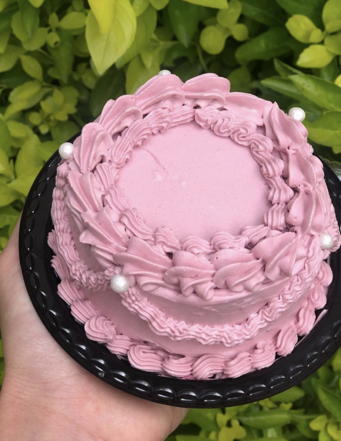 Vintage Cakes - pink icing