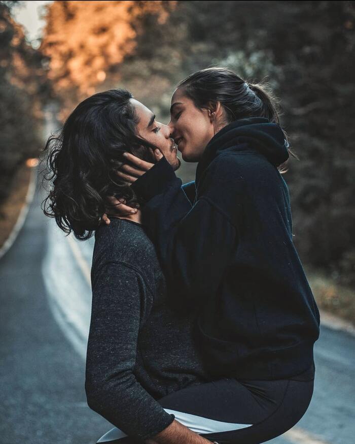 Adult Jokes - couple kissing