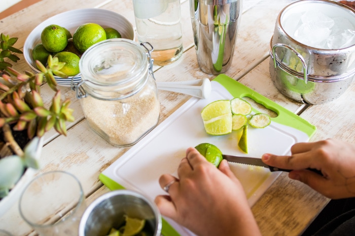 caipirinha recipe - making cocktail