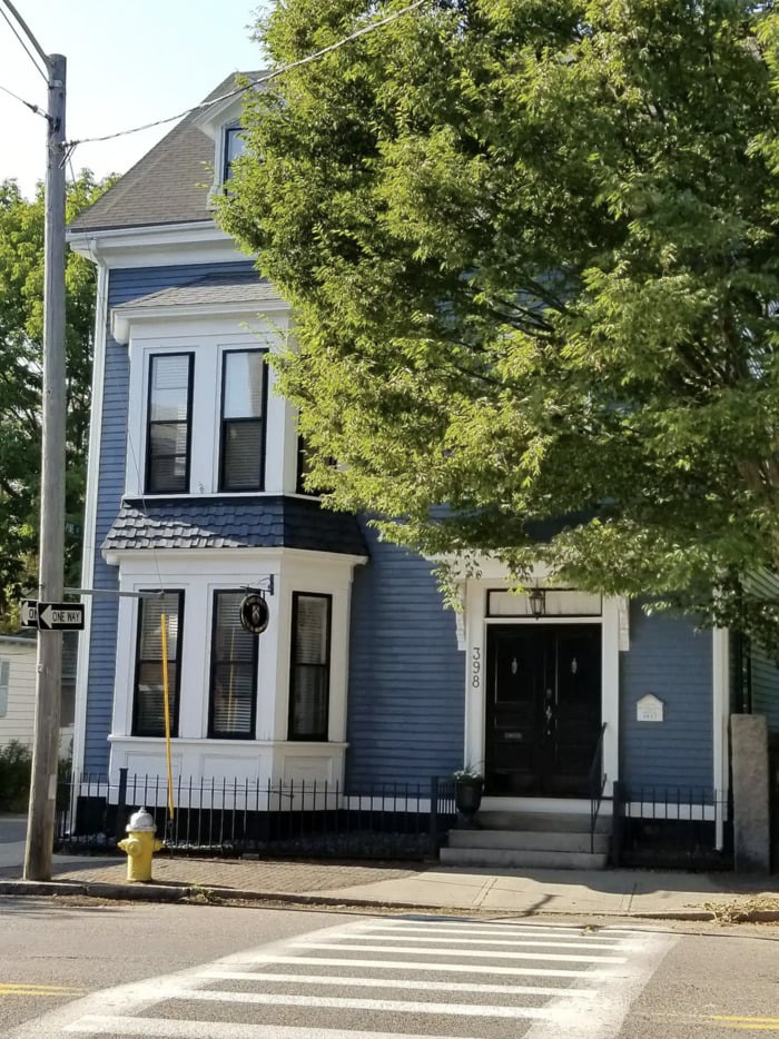 Salem Airbnb - Quaker Meeting House