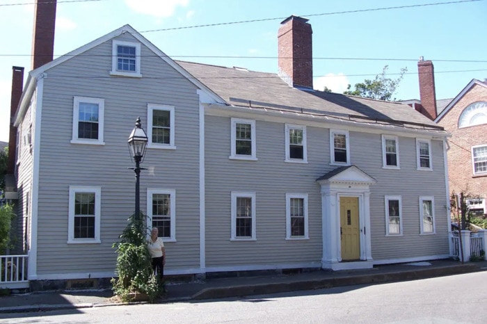 Salem Airbnbs - Thomas and Jonathan Flint House