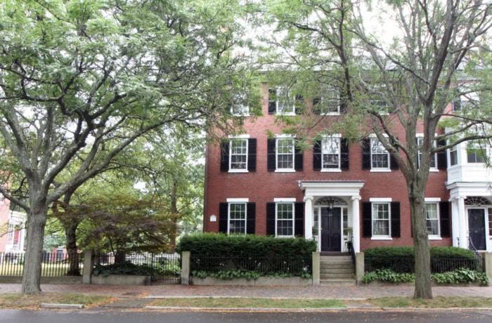 Salem Airbnb - Pickering Dodge Stone House