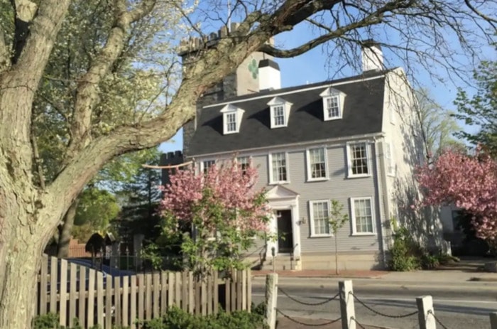 Salem Airbnbs - Mary Lindall Suite at JPaul