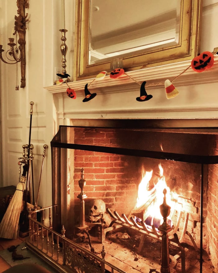 Salem Airbnbs - Mary Lindall Suite at JPaul fireplace